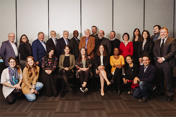 The members of the 2022‒2025 CSBE Consultation Forum, made up of citizens and experts, gather for a photo.