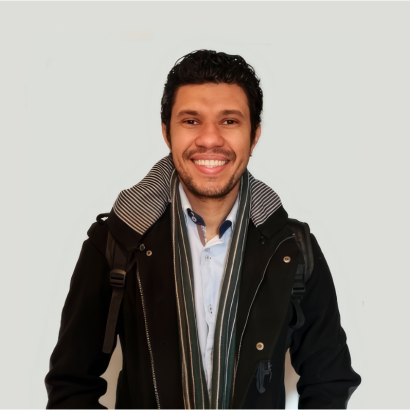 Photo de Davllyn dos Anjos, conseiller en évaluation de la performance des systèmes de santé au Commissaire à la santé et au bien-être (CSBE).