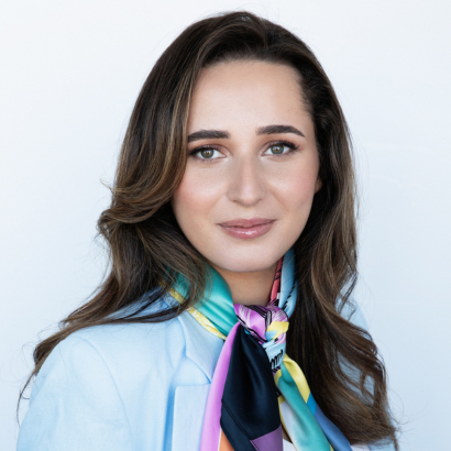 Photo d'Emna Ben Jelili, conseillère scientifique dans l’équipe du Commissaire à la santé et au bien-être (CSBE).